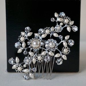 Brand New Thomas Knoell Designs Joy Haircomb from Kleinfeld's Bridal